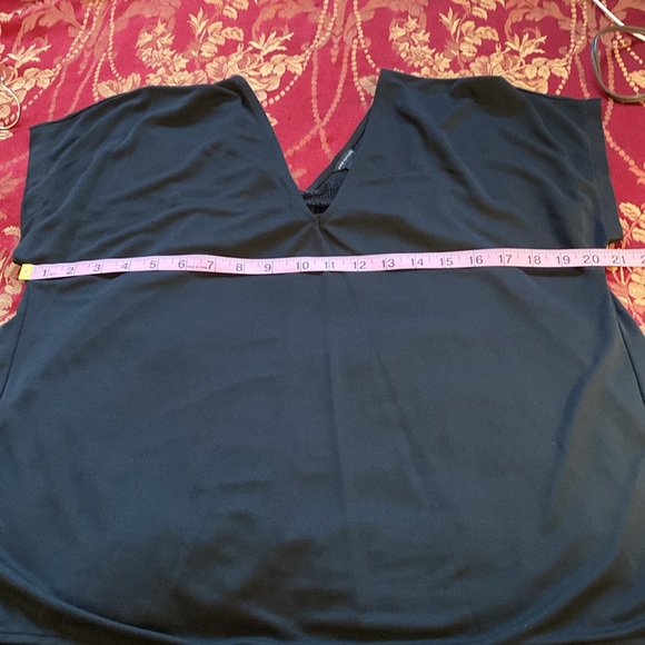 EUC - Ann Taylor - Black V Neck Flowy Top Size XS - Picture 5 of 10